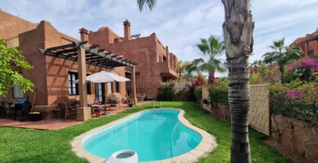 Belle villa palmeraie piscine
