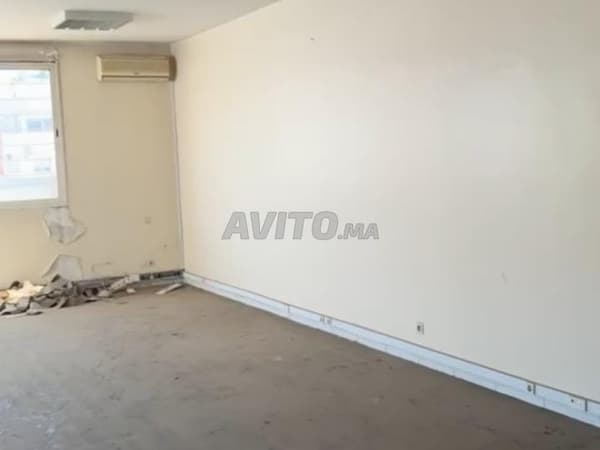Bureau à rafraîchir au centre de Kénitra
