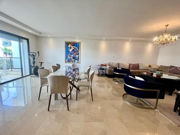 Louez cet appartement à Errahma. Surface totale 170 m². Meublé