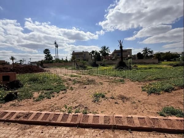 ⸻ Magnifique Terrain à Vendre – Résidence Fermée Proche Golf Amelki