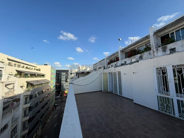 opportunité Bureau de 163 m² à Louer / ABDLMOUMEN