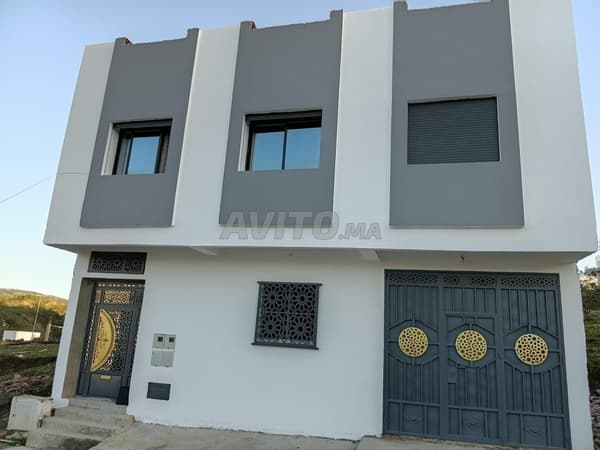 Casa indipendente di 100 m² a Tanja balia, con titolo di proprietà
