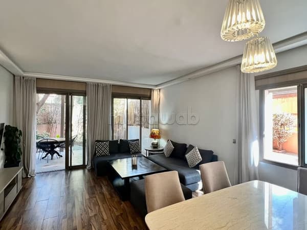 Louez cet appartement à Hivernage. 4 pièces. Bien meublé