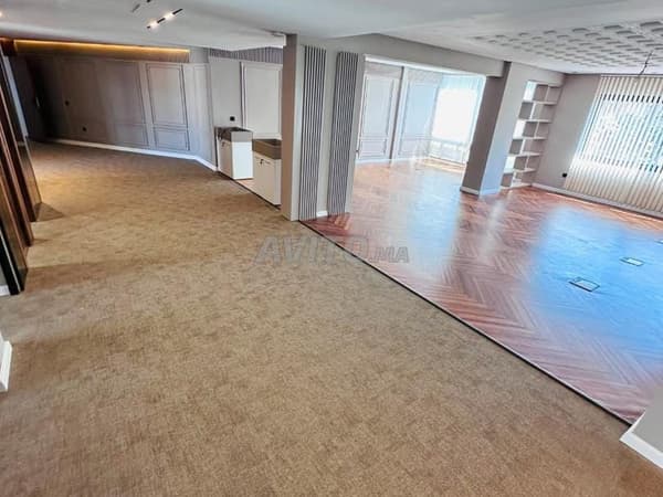 Luxe kantoor te huur 225 m²