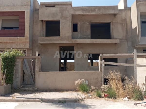 Villa en venta de 241 m² de terreno y 385 m² construidos
