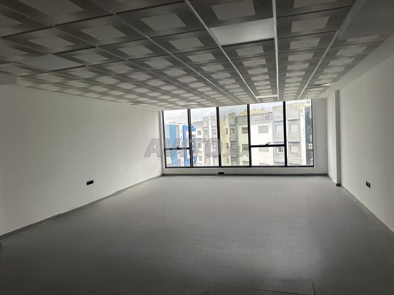 🏢 Bureau moderne à louer – Centre d’Affaires