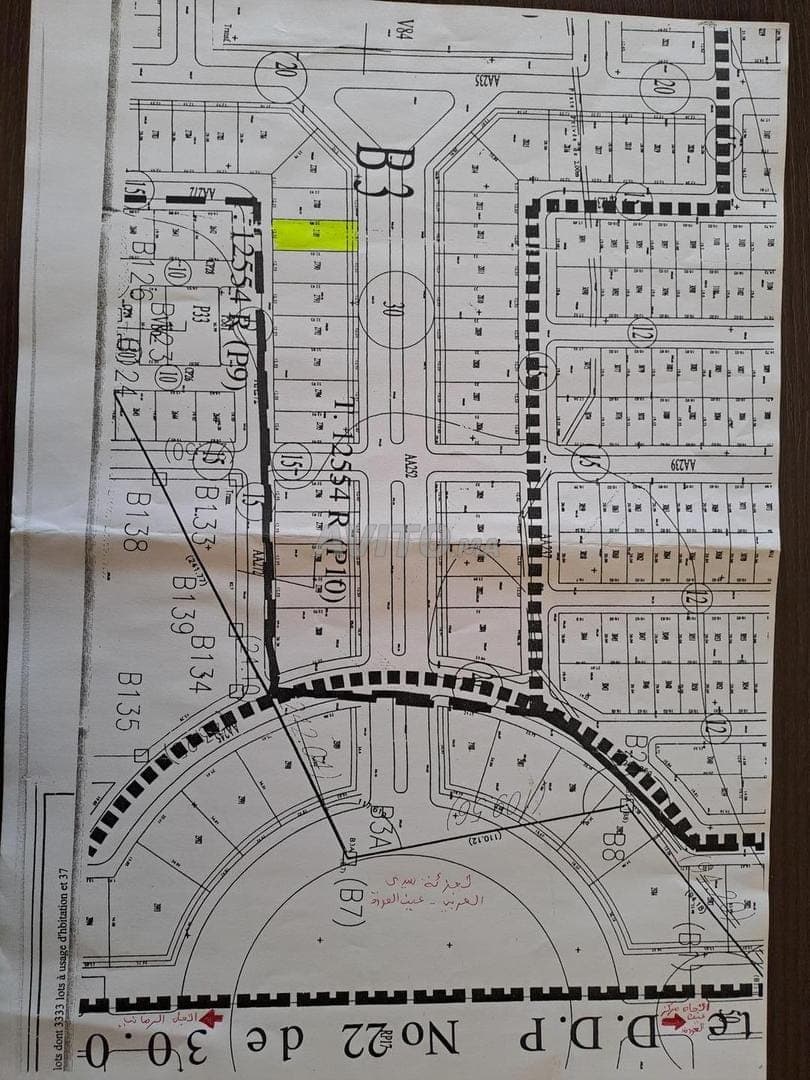 A vendre lot d'immeuble en sous-sol, RDC et 3 étages