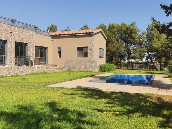 HERMOSA GRANJA CON VILLA CON VISTAS AL BOSQUE