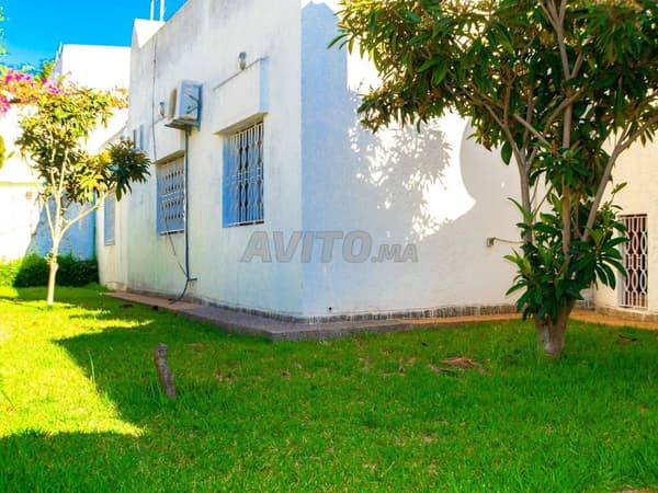 VILLA MIT 603 M2 FLÄCHE IN BIR RAMI EST