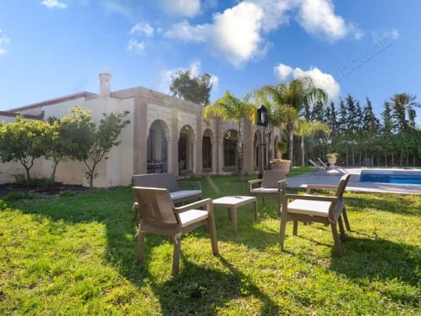 Luxevilla te huur, 5.000 m² terrein