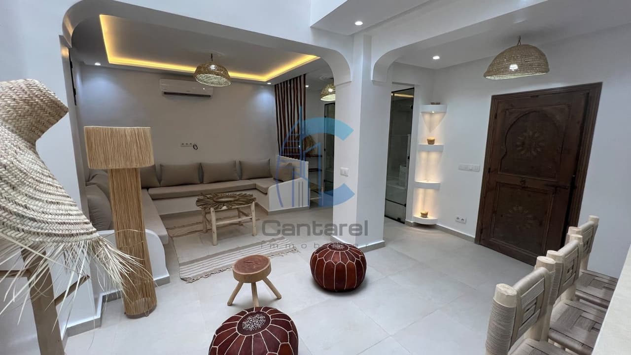 رياض مجدد سنة 2025 - غرفتان مع إمكانية ثلاث غرف - القصبة
