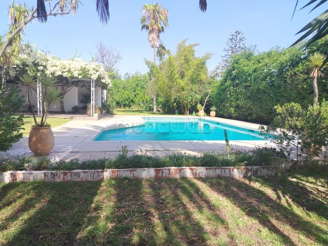 For rent – Magnificent villa with swimming pool in Souissi