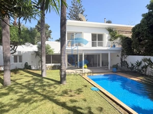 Villa met zwembad en tuin te huur almaz