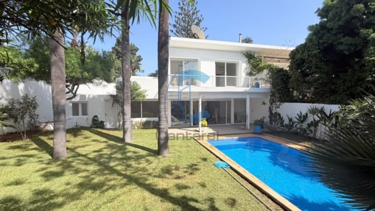 Villa met zwembad en tuin te huur almaz