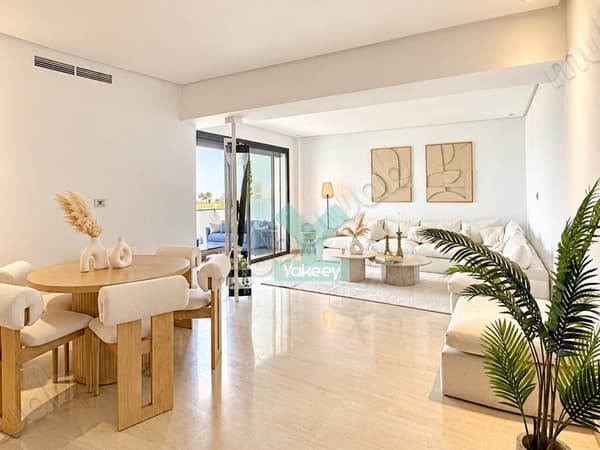 Superb furnished apartment with ocean-view terrace