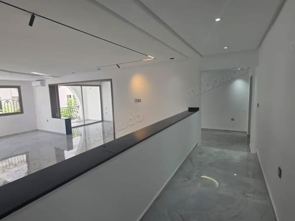 Très bel appartement en location à Agdal. Surface totale 170 m². Parking et ascenseur