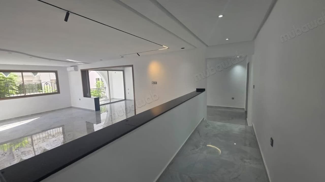 Muy bonito apartamento en alquiler en Agdal. Superficie total 170 m². Parking y ascensor