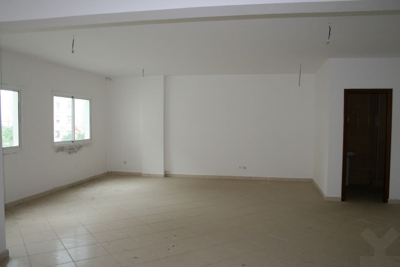 Bureaux 138 m² à vendre à Kénitra Maamora