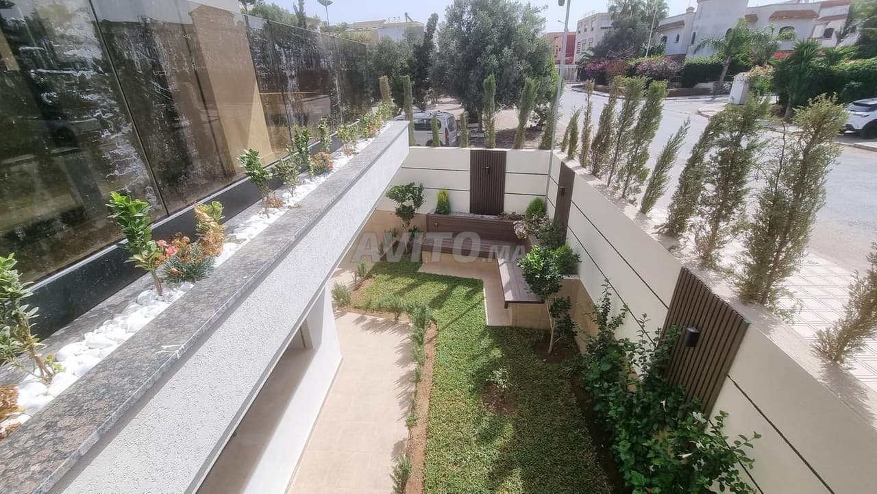 Duplex trois façades à vendre