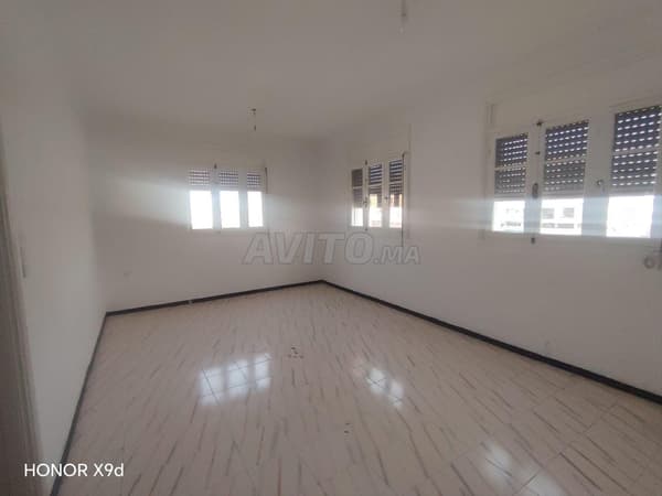 BUREAU 2ÈME ÉTAGE 3 FAÇADES BERNOUSSI 4800 DH