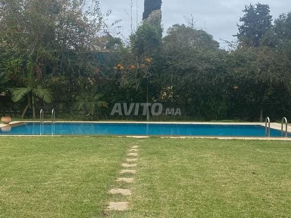 Très belle villa à vendre Souissi Rabat
