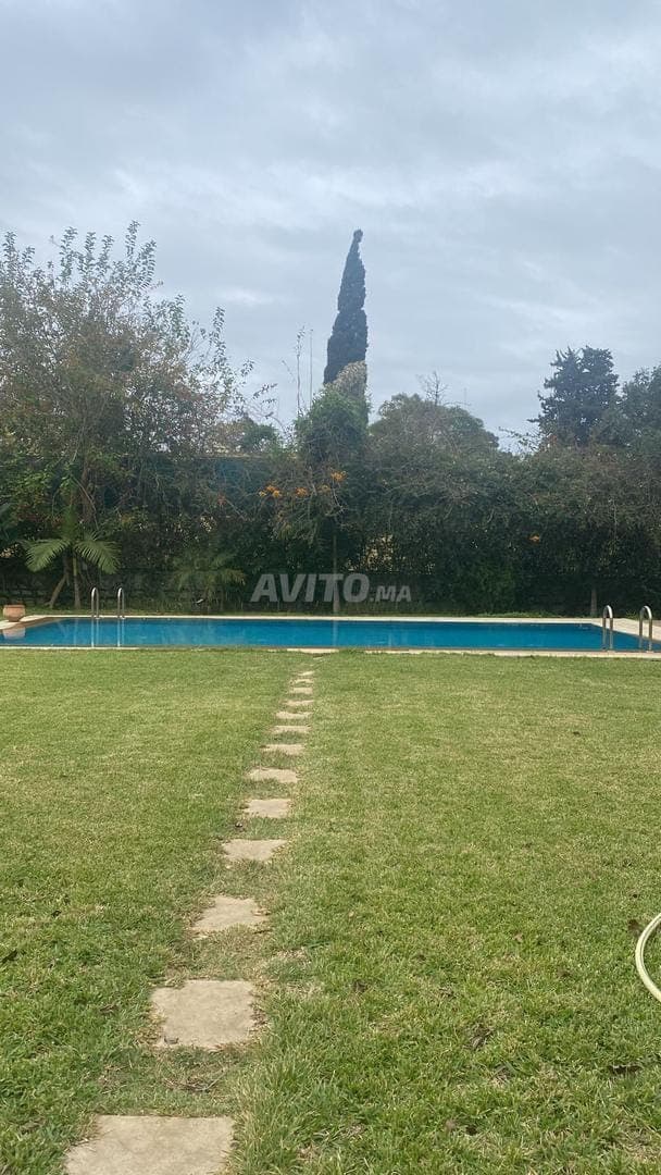 Très belle villa à vendre Souissi Rabat