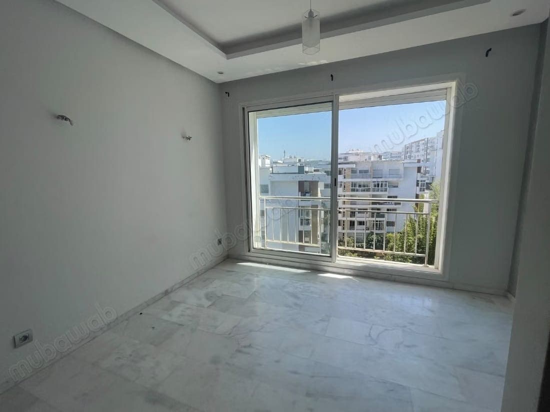 À louer – studio moderne à prestigia