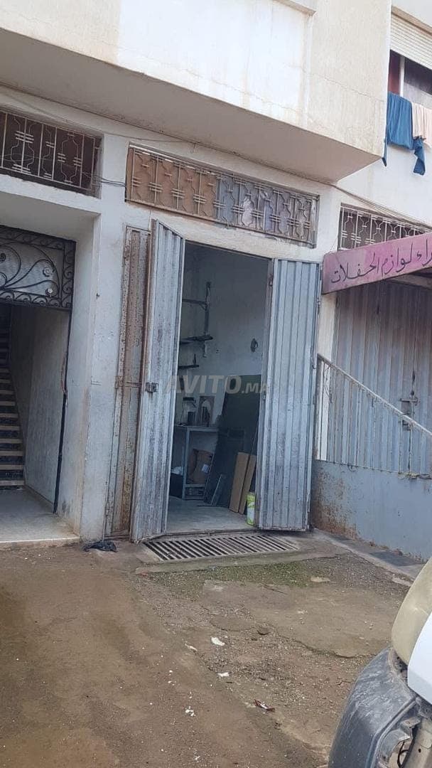 La moitié d'un magasin à vendre