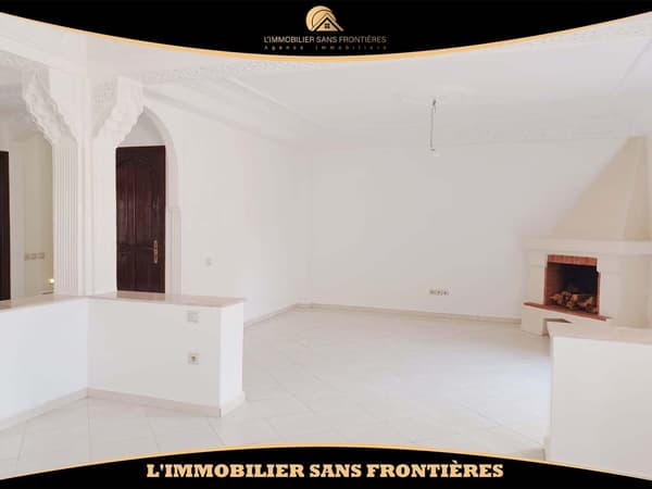 Villa vide de 176 m² à Afaq 1, Route d’Agadir – 3 chambres, 2 jardins et résidence…
