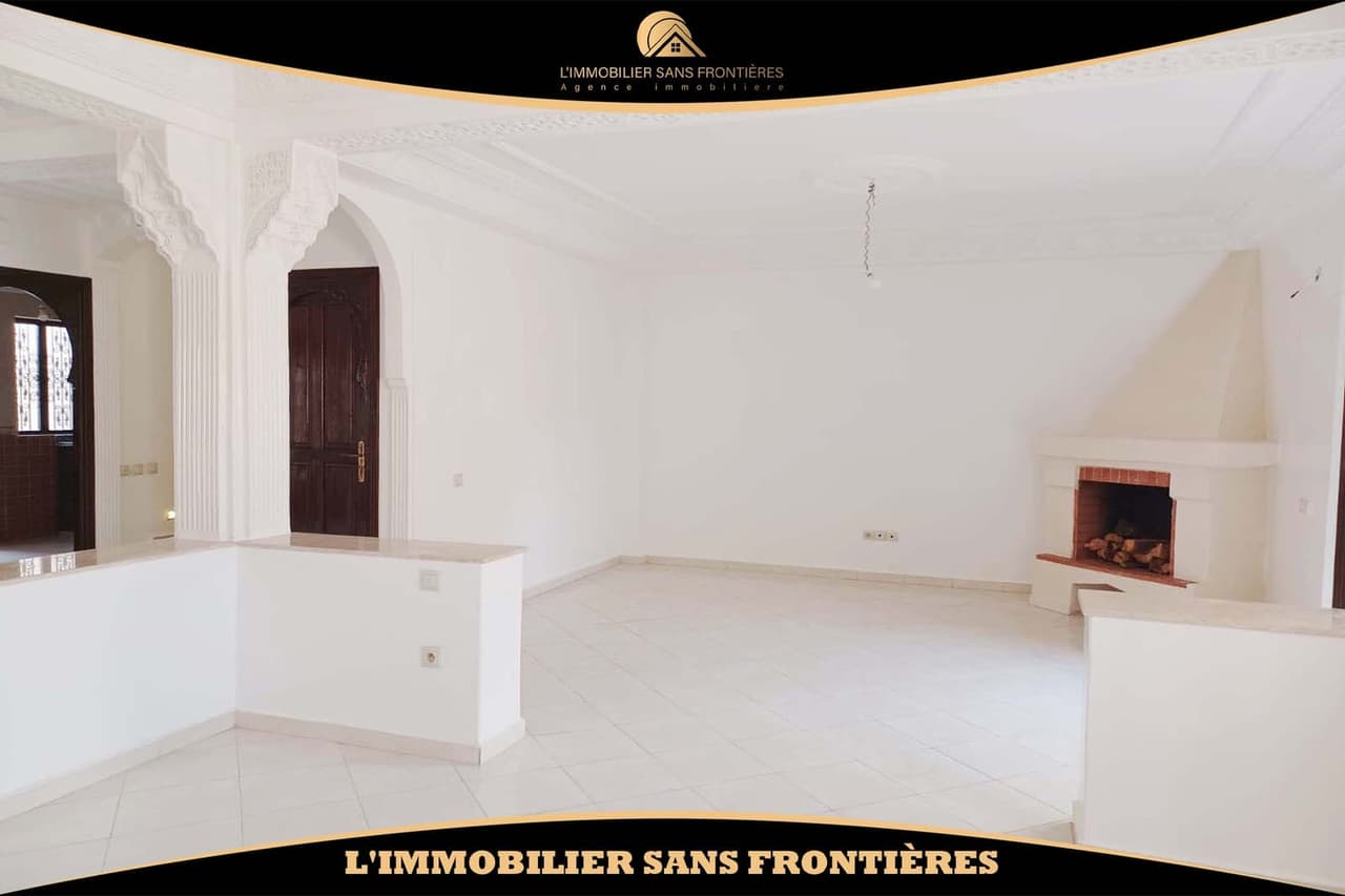 Villa vide de 176 m² à Afaq 1, Route d’Agadir – 3 chambres, 2 jardins et résidence…