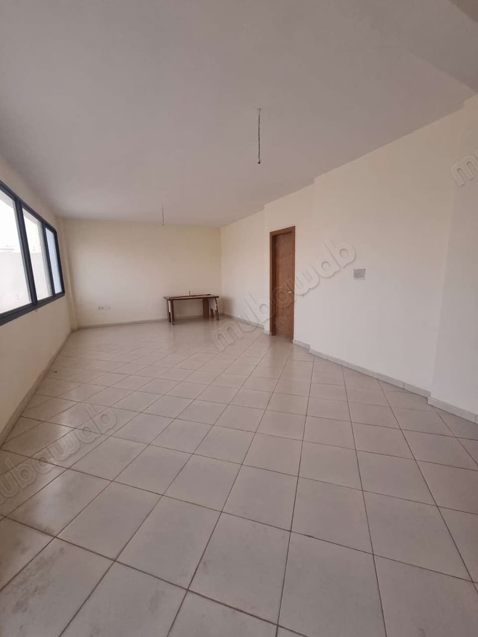 Location de bureaux à Amsernate. Surface totale 56 m². Terrasse et ascenseur