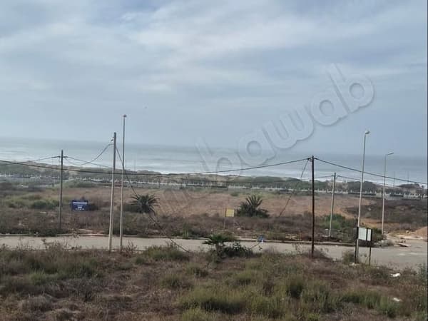 Bel appartement vide en location à Le Domaine D'Anfa. Vu sur mer