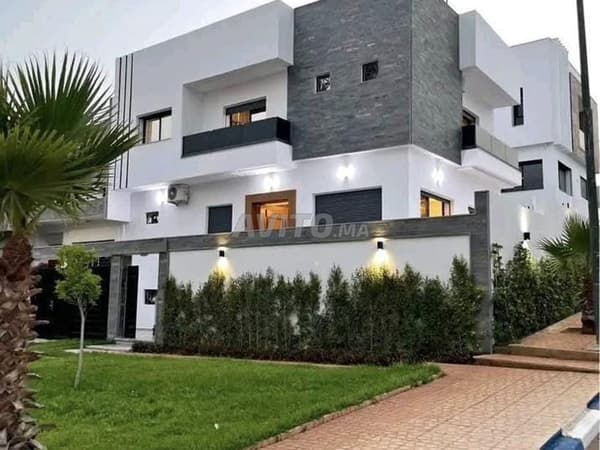 Luxevilla te koop in Kénitra met drie gevels