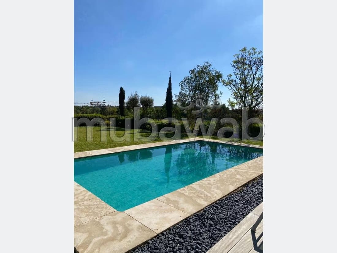 Superbe appartement en rdc golf bouskoura meuble