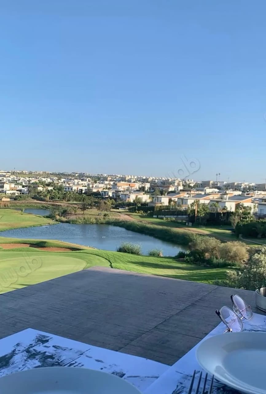 Location d'un appartement à Ville Verte. Surface de 180 m². Meublé