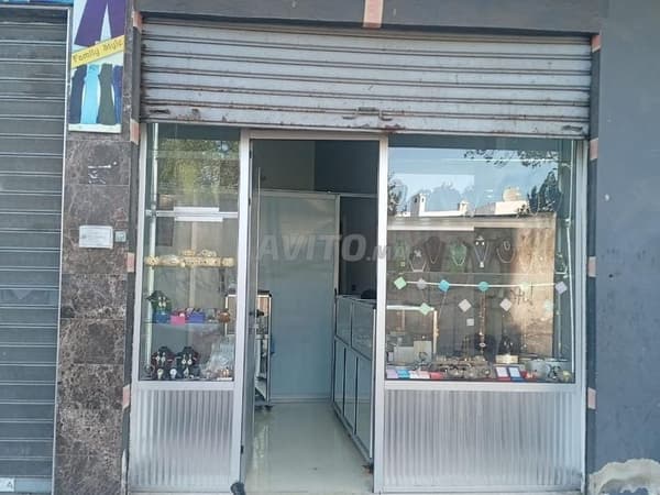 Magasin bien situé à côté de Résidence Marbella