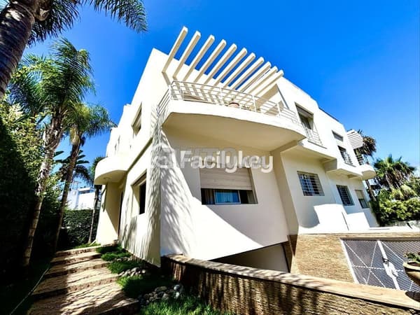 Villa of 600 m² in Casablanca