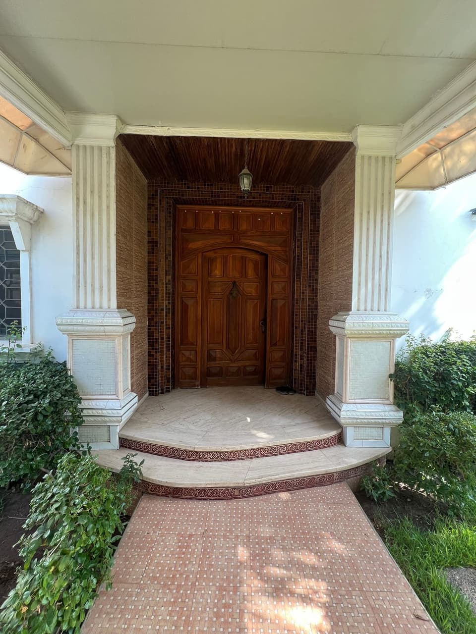 Villa 599 m² for sale in Casablanca Hay Hassani
