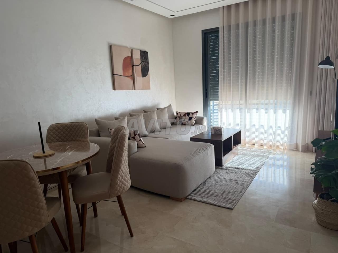 Studio meublé 52 m² à Belvédère en location
