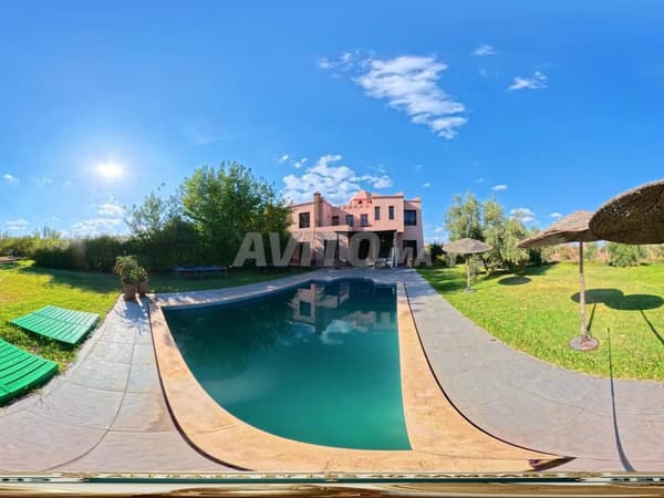 Sehr schöne möblierte Villa im Riad-Stil mit Pool
