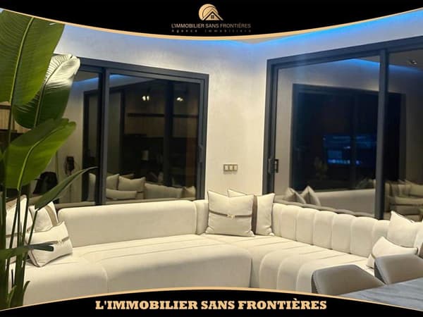 Villa vide à vendre – Targa (401 m² terrain / env. 520 m² hab. + piscine intérieure)