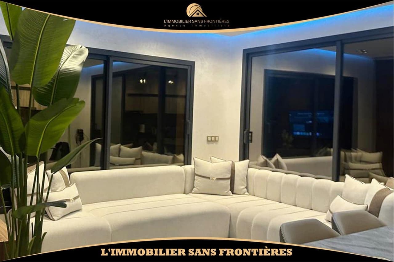 Empty villa for sale in Targa (401 m² land / approx. 520 m² habitable + indoor pool)