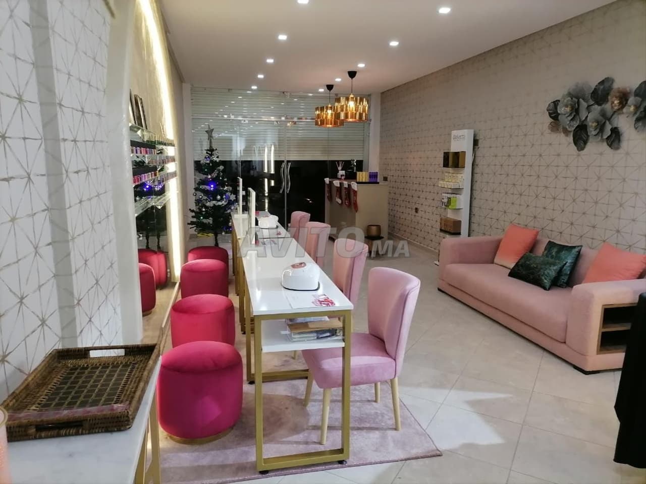 Commercieel Pand te Koop in Ville Haute met Apparatuur