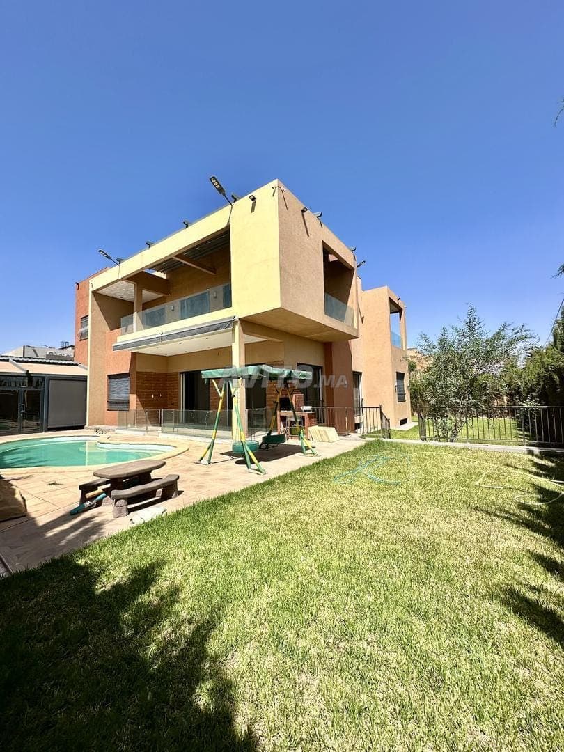 Villa 800 m² 7 Suites Parentales Salle de Cinéma