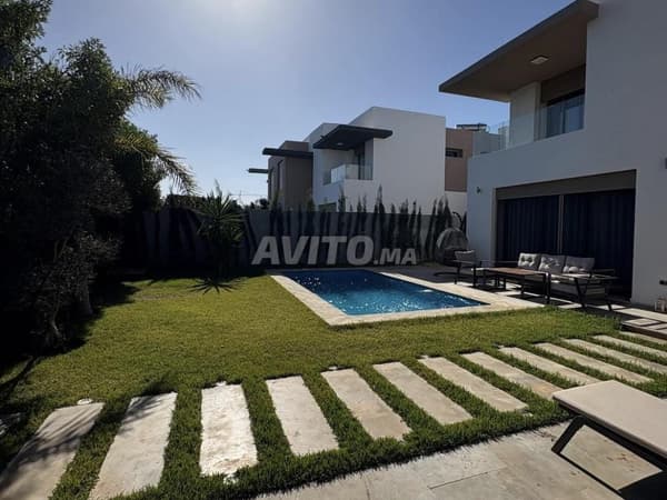 DES VILLAS DE LUXE MEUBLÉ ET VIDE À DAR BOUAZZA
