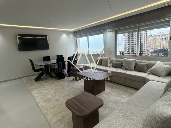 Appartement meublé avec vue panoramique – 3 chambres – Face à la place