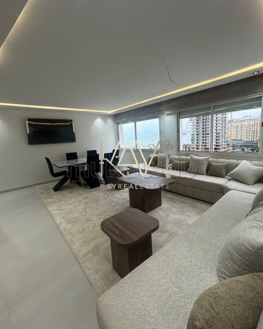 Appartement meublé avec vue panoramique – 3 chambres – Face à la place