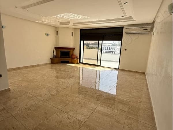 Appartement te huur aan 16 November Agdal. 4 grote kamers. Met garage en lift