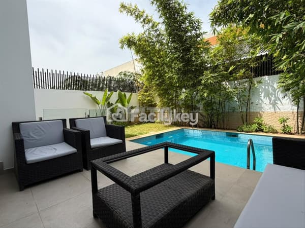 Villa de 375 m² à Dar Bouazza