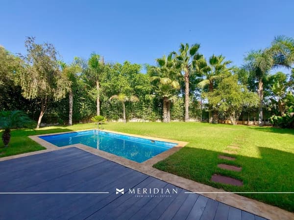Magnifique Villa de 662m² en Résidence Privée